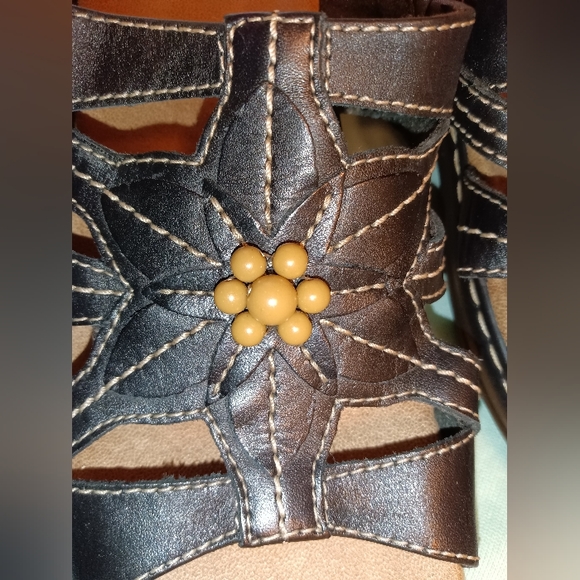 Clarks Collection Cushion Lexi Myrtle Leather Sandals Size 11 Narrow - Picture 2 of 10